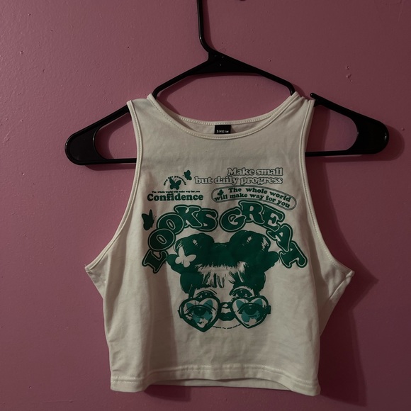 SHEIN Tops - Green Cropped Tee